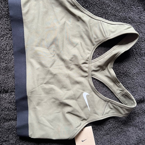 The Nike Dri-FIT Swoosh Sports Bra - Picture 6 of 7